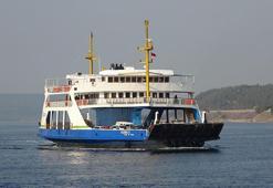 Gökçeada ve Bozcaada feribot seferlerine 'fırtına' engeli