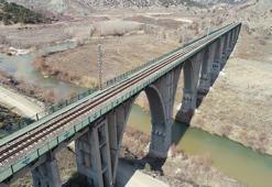 Adıyaman'daki 94 yıllık Alman Köprüsü depremde yıkılmadı