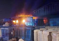 Hatay'da plastik fabrikasındaki yangın kontrol altında