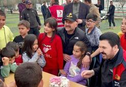 Depremzede Ecrin’e doğum günü sürprizi