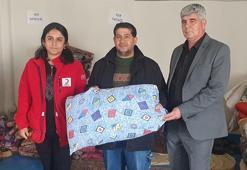 Hataylı depremzedeye verilen yastıktan altın çıktı