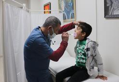 Gönüllü doktor ve hemşirelerden, yurtlarda kalan depremzedelere sağlık hizmeti