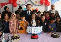 Depremzede Ruken'e 9'uncu yaş günü sürprizi