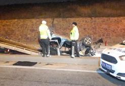 Başakşehir'de otomobil bariyere çarptı, kopan demir parçası sürücünün vücuduna saplandı