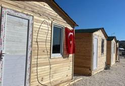 Üniversitelilerden depremzedeler için prefabrik ev