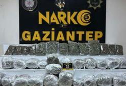 'Onix' ile aramada 28 kilo 400 gram uyuşturucu ele geçirildi