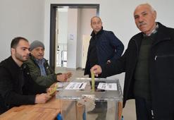 Elazığ’daki depremin ardından kurulan mahallede muhtarlık seçimi