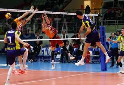 Erkekler voleybolda derbinin galibi Fenerbahçe