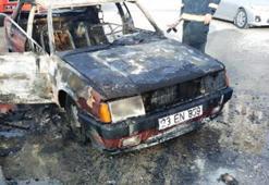 Seyir halindeyken alev alan otomobil yandı