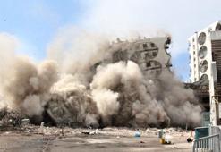 Galeria Sitesi'nin 1 bloku yıkım sırasında çöktü; o anlar kamerada