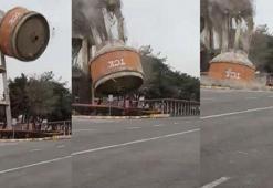 Depremde hasar gören su kulesi kontrollü olarak yıkıldı