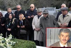 Çetin Emeç mezarı başında anıldı