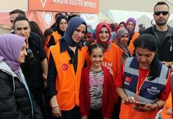 Sümeyye Erdoğan, çadır kentte kalan depremzedeleri ziyaret etti