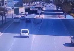 Yolun karşısına geçerken otomobilin çarptığı kadın öldü