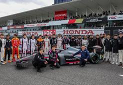 Super Formula pilotları depremden etkilenen vatandaşları andılar