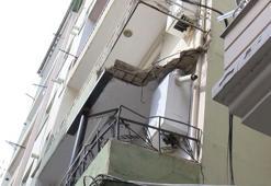Bahçelievler'de balkonu çöken 45 yıllık bina tahliye edildi