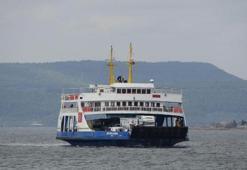 Gökçeada ve Bozcaada feribot seferlerine 'fırtına' engeli