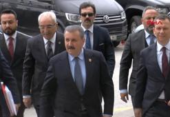 BBP lideri Mustafa Destici, AK Parti Genel Merkezi'ne geldi
