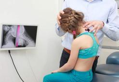 Skolyoz tedavisinde yeni yöntem; 'ipli tedavi'