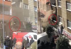 Bağcılar'da 5 katlı binanın 1'inci katındaki yangından balkondan atlayarak kurtuldu
