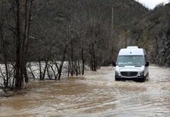 Munzur Çayı taştı, Tunceli- Ovacık karayolu kapatıldı