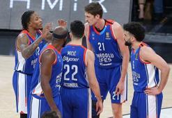 Anadolu Efes'e Play-Off yolunda ağır darbe