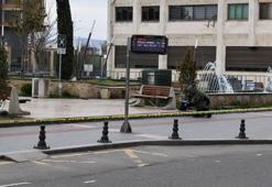 Parktaki banka bırakılan çanta, fünyeyle patlatıldı