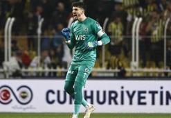 Fenerbahçe, Altay Bayındır'ın sözleşmesini 4 yıl uzattı