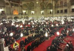 İmam hatip okullarındaki öğrenciler depremzedelere dua için sabah namazında buluştu