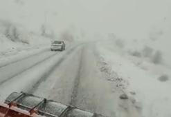 Kar ve tipi nedeniyle Tunceli- Erzincan karayolu zincirsiz TIR geçişlerine kapatıldı