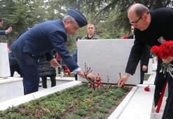 Sabiha Gökçen, mezarı başında anıldı