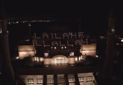 Ayasofya Camii'ne Ramazan mahyası asıldı