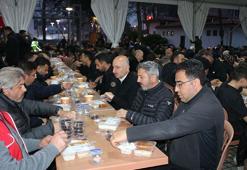 Bakan Karaismailoğlu, Adıyaman'da depremzedelerle iftar yaptı