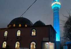 Aynı caddede oturan mahalleliler 2 dakika arayla iftar yapıyor