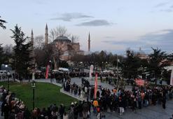 Sultanahmet Meydanı'nda 201 yıllık gelenek bozulmadı