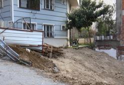 Bayrampaşa'da inşaat çalışması sırasında toprak kaydı, 4 katlı bina tahliye edildi