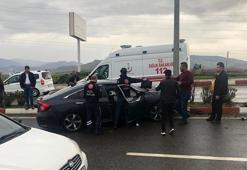 Direğe çarpan otomobildeki 2 kişi yaralandı