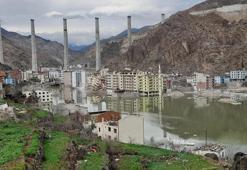 Yusufeli’nde baraj suları terk edilen binalara girdi