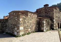 İki kez restore edilen 657 yıllık hamama zarar verip, yağmaladılar