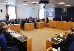 En düşük emekli maaşı ve bayram ikramiyesi teklifi komisyonda kabul edildi