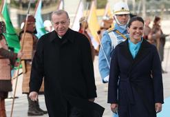 Erdoğan, Macaristan Cumhurbaşkanı Novak'ı resmi törenle karşıladı