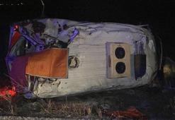 Kütahya'da ambulans devrildi; 3 sağlık personeli yaralı