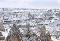 Kapadokya beyaza büründü