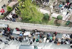 Fatih'te Ayın Biri Kilisesi'nde  metrelerce kuyruk