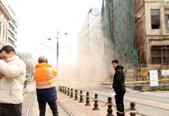 Beyoğlu'nda 5 katlı binada çökme anı kamerada