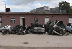 Hatay'da minibüs garajı, araç mezarlığına döndü