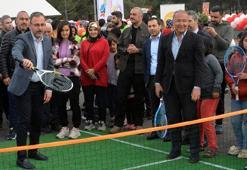 Bakan Kasapoğlu, Kahramanmaraş'ta portatif tenis kortu açtı