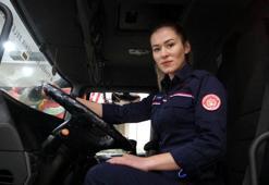 İstanbul İtfaiyesi'nin hem sporcu, hem sağlıkçı tek kadın şoförü