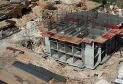 Altınözü’nde deprem konutları inşaatı ikinci kata yükseldi