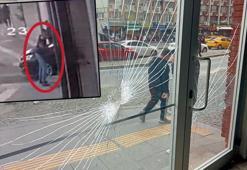 İzmir'de CHP seçim bürosuna taşlı saldırı; olay anı kamerada